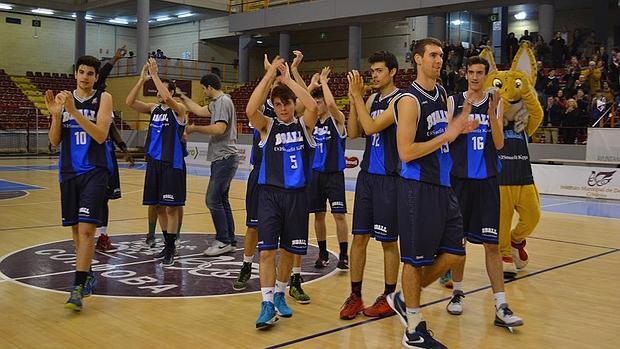 El Bball Córdoba celebra una victoria en la primera fase en Vista Alegre