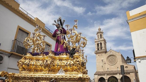 El paso del Calvario, realizado en el histórico taller