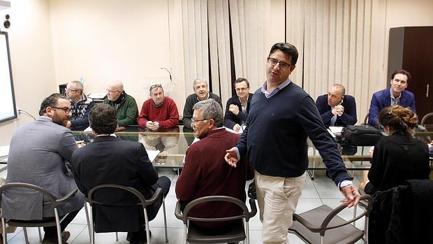 Pedro García, al inicio de una reunión