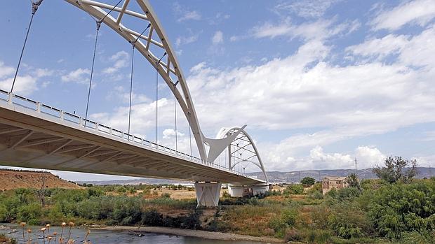Puente en Córdoba dedicado a Abbas Ibn-Firnas