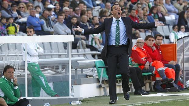 José Luis Oltra, entrenador del Córdoba CF