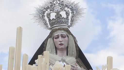 Primer plano de la Virgen de las Penas