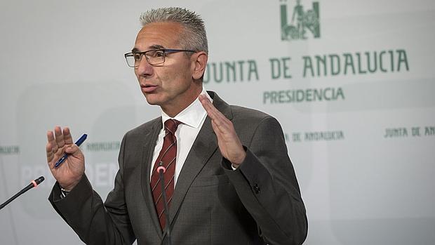 El portavoz del Gobierno andaluz, Miguel Ángel Vázquez