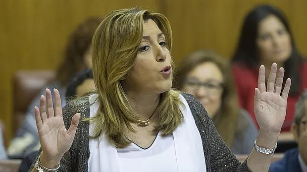 La presidenta de la Junta de Andalucía, Susana Díaz, ha asegurado en el Parlamento que la orden de Montoro de reducir el gasto público no afectará a los funcionarios andaluces