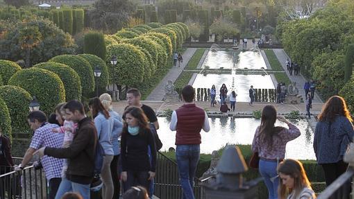 Los jardines y albercas son la estrella del Alcázar