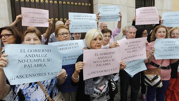 Protesta ciudadana en octubre en Córdoba por los incumplientos de la Junta en el plan de ascensores