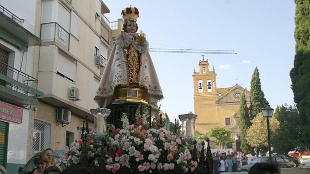 Niño Jesús de Praga en procesión