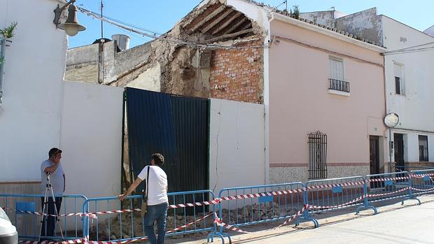 Esado en que ha quedado la casa tras el derrumbe parcial