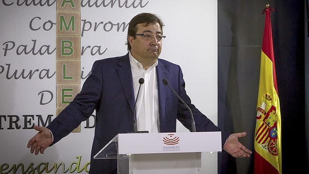 El presidente de Extremadura cree que Susana Díaz le disputará el líderazgo a Sánchez en el próximo Congreso del PSOE