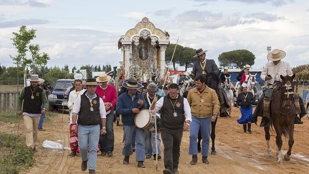 Entrada de la hermandad de Córdoba a la Aldea