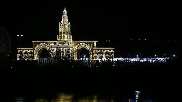 Prueba del alumbrado en la Feria de Córdoba este miércoles