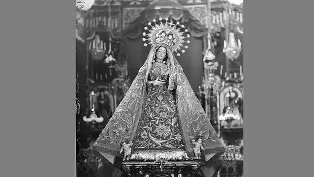 Fotografía de la Virgen de los Dolores sin rostrillo