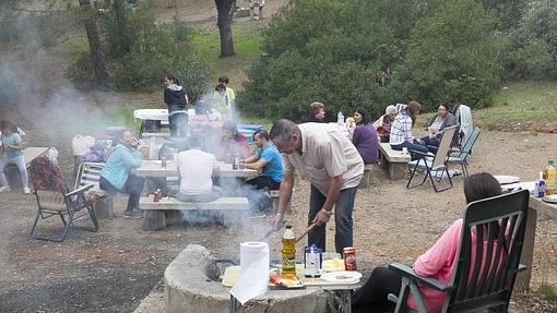 Un grupo de amigos y familiares en el Parque Periurbano