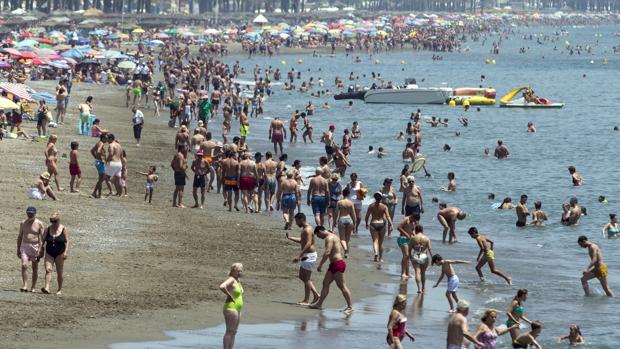 La playa de Torremolinos el pasado fin de semana