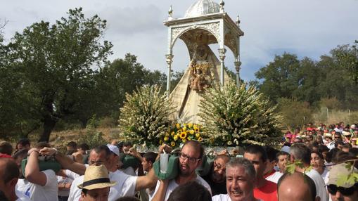 La «Bajá» de la Virgen de la Sierra, cita que no hay que perderse en la Feria egabrense