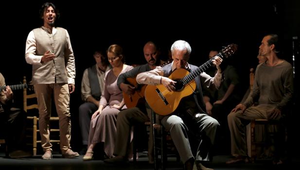 Paco Peña en el escenario del Gran Teatro