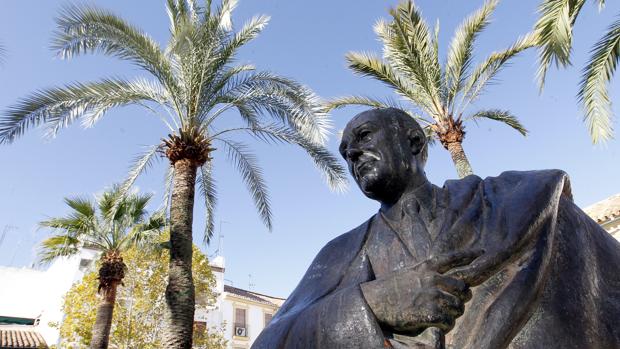 El busto de Ramón Medina, en la Plaza de San Agustín