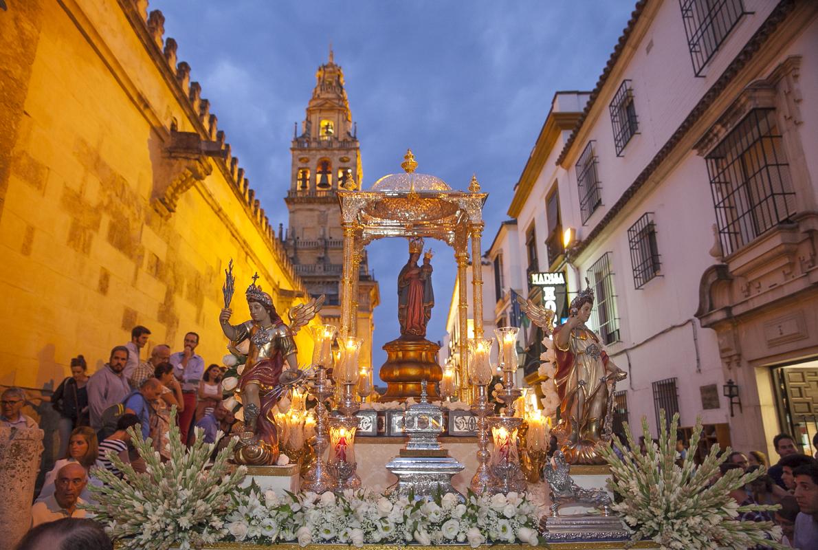 La Virgen de la Fuensanta durante su procesión