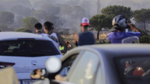 El incendio obligó a cortar la A-497