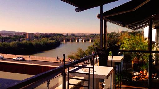 Lugares para disfrutar en Córdoba de una copa al aire libre