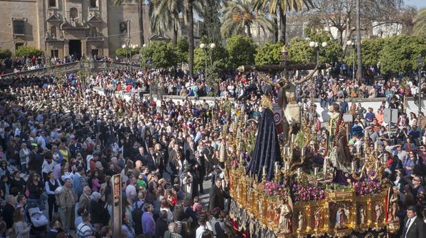 Las dimensiones de los pasos no serían un obstáculo para la carrera oficial en la Catedral