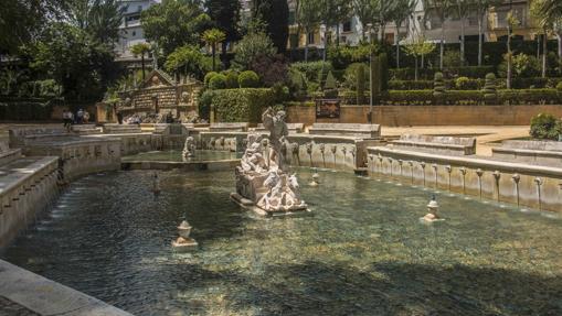 La emblemática Fuente del Rey con la escueltura de Neptuno y Anfítitre