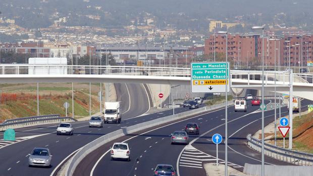 Muere un motorista tras un accidente en la Ronda de Poniente de Córdoba