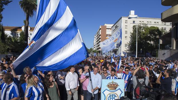 Una de las manifestaciones de apoyo al Real Club Recreativo de Huelva