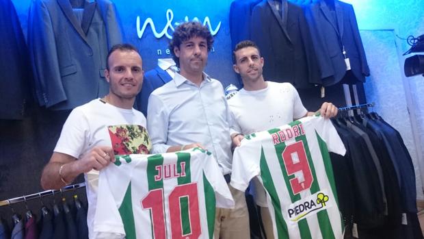 Juli, Emilio Vega y Rodri, en la presentación de los jugadores esta mañana