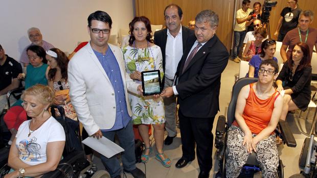 Pedro García, durante la presentación de una app turística de Córdoba para deficientes físicos