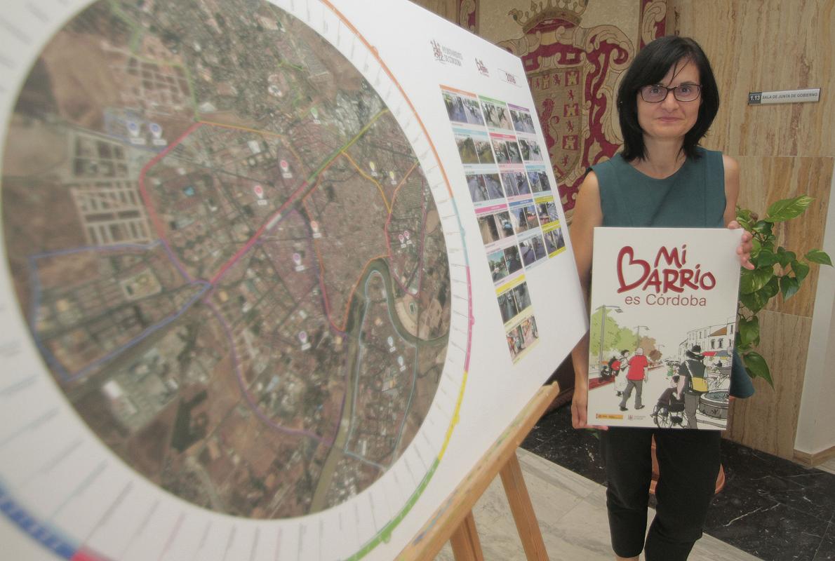 Amparo Pernichi, junto a un cartel del programa «Mi barrio es Córdoba»