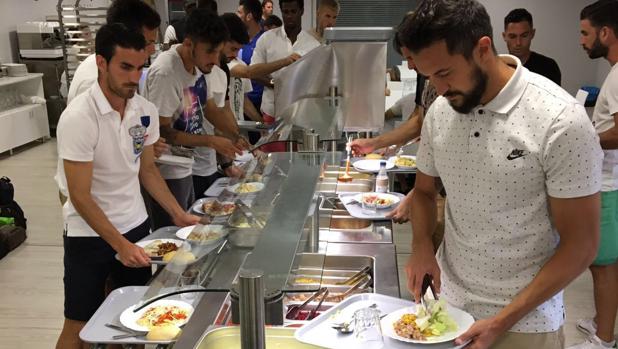 La plantilla del Córdoba CF almorzará en El Arcángel tras los entrenamientos