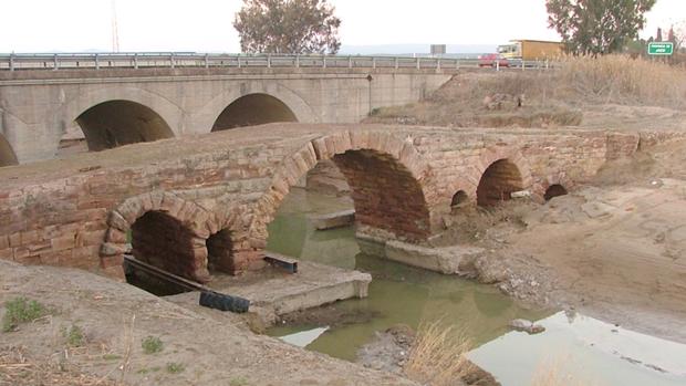 Imagen actual del puente romano de Villa del Río