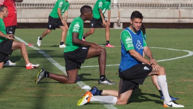 Luso y Bijimine, en un entrenamiento del Córdoba CF