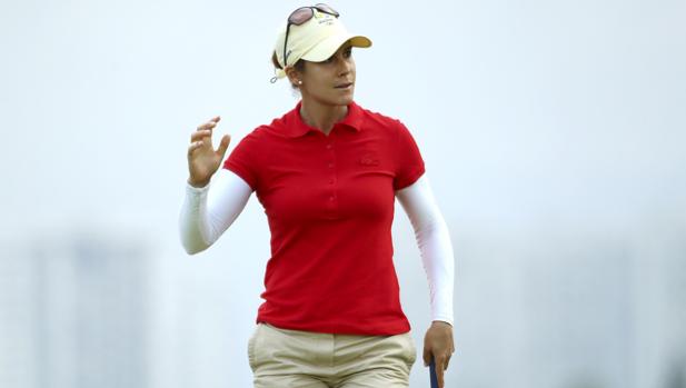 Azahara Muñoz firma (-2) en la segunda jornada y sigue cerca de las medallas