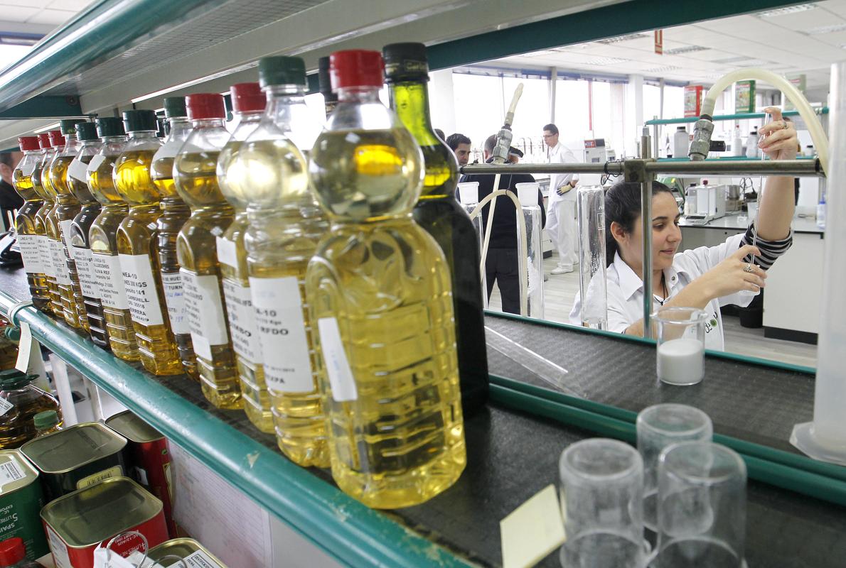 Laboratorios de un fabricante cordobés de aceite de oliva