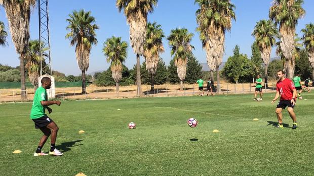 Zakarya Berdich, en el entrenamiento de este lunes