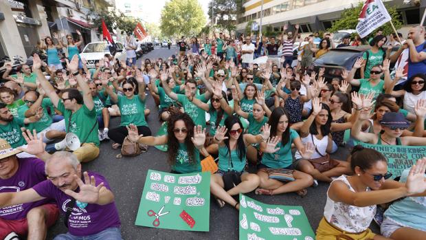 Protesta de profesores esta mañana ante la Delegación de Eduicación en Córdoba