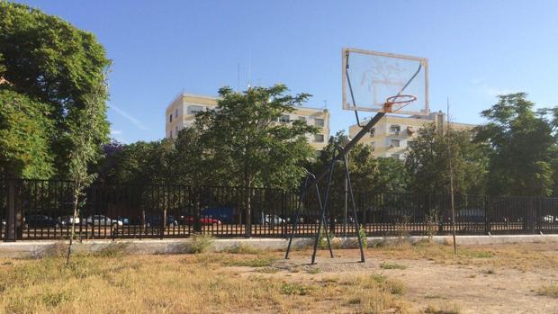 Situación del patio del colegio Fernán Pérez de Oliva, en Córdoba