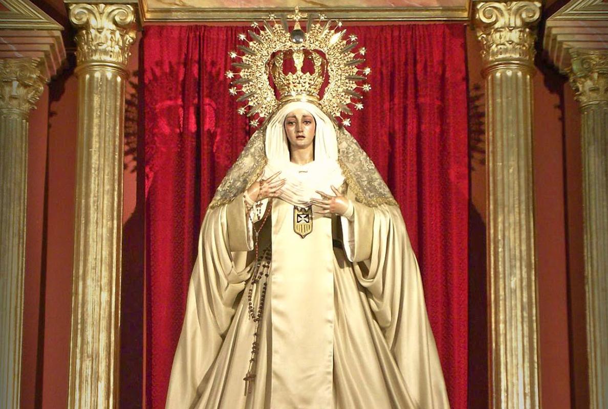 La Virgen de la Merced ataviada con el hábito mercedario