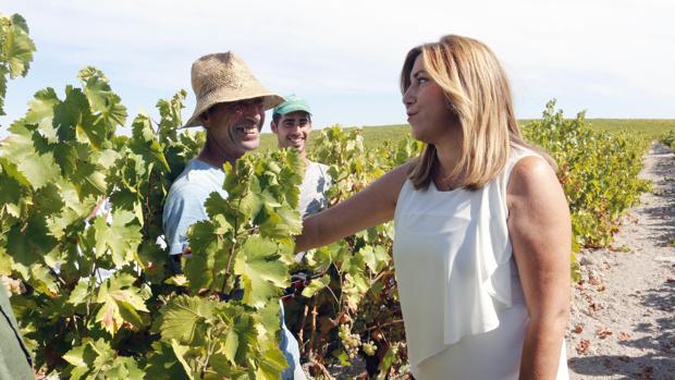 Susana Díaz, ayer, durante su visita a Moriles