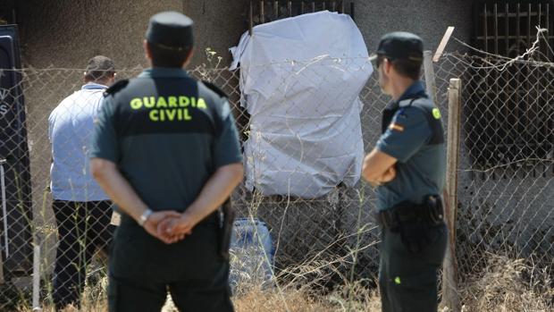 Una pareja de la Guardia Civil en un servicio