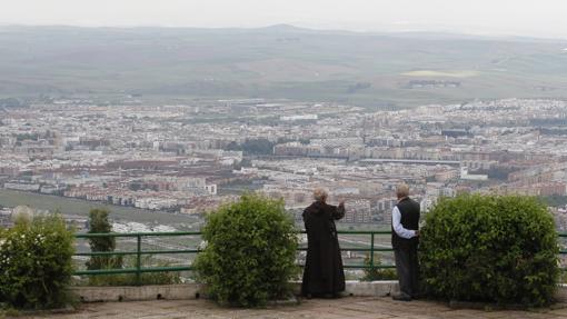 Preciosa vista de Córdoba desde Las Ermitas en la Sierra