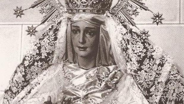 Nuestra Señora de la Piedad, en una foto antigua