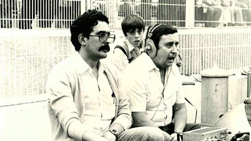 Antonio Guadamuro narrando un partido de fútbol en La Rosaleda