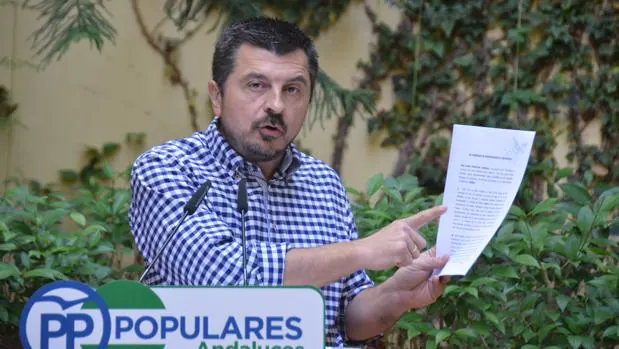 Toni Martín, del PP, en la presentación de la denuncia