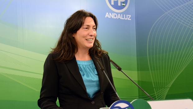 Loles López, durante una rueda de prensa en la sede regional del PP andaluz