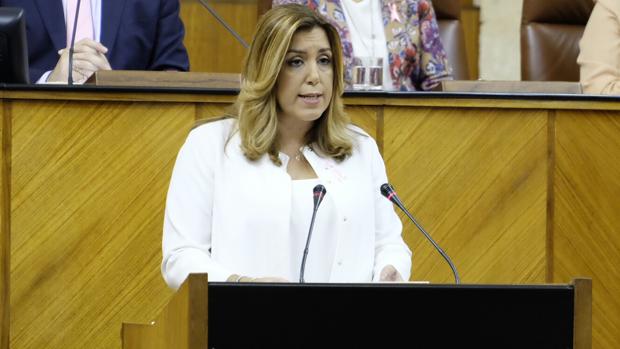 Susana Díaz, durante su discurso en el Parlamento