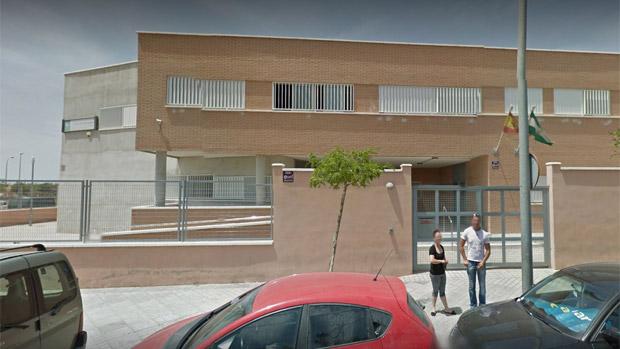 El presunto apuñalamiento entre menores tuvo lugar en el instituto Río Andarax de la barriada de El Puche