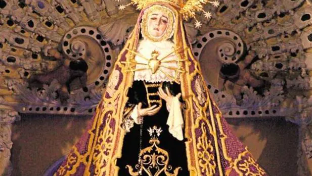 Virgen de los Dolores con el manto de los bolillos